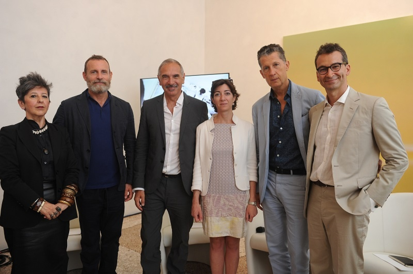 CNMI annuncia "ITALIANA. L'italia vista dalla moda 1971 - 2001"