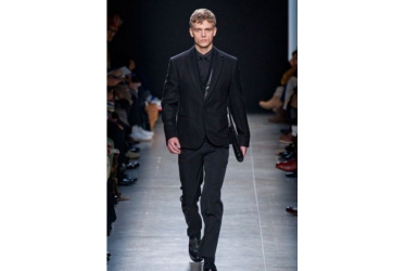 BOTTEGA VENETA, IL GUARDAROBA DELL’UOMO D’AFFARI