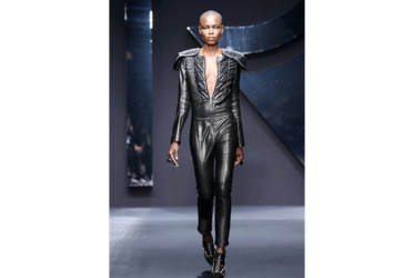 KRIZIA, UN BRIVIDO FELINO