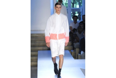 JIL SANDER VA OLTRE IL BIANCO