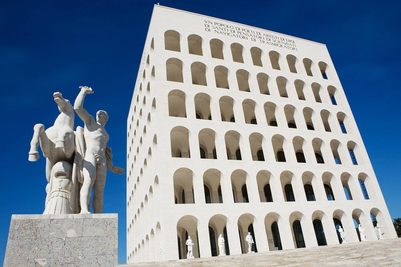 FENDI SI TRASFERISCE AL “COLOSSEO QUADRATO”