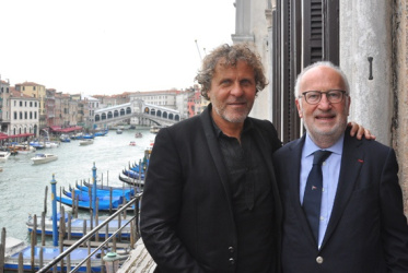 DIESEL FIRMA IL PONTE DI RIALTO