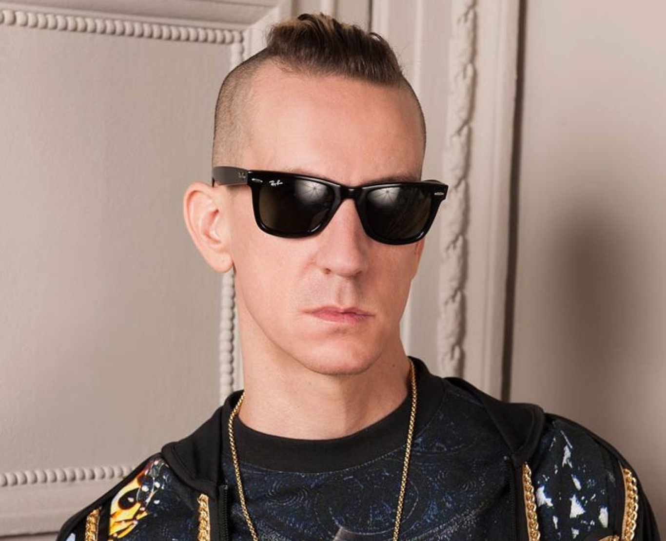 Moschino chiama Jeremy Scott