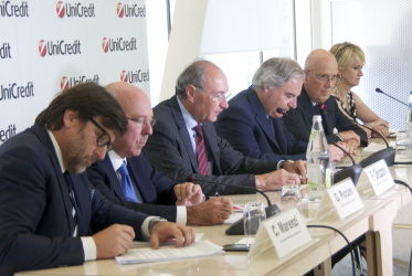 Nasce l'accordo tra CNMI, UniCredit e Sistema Moda Italia