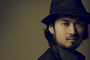 Ujoh sfila all’Armani/Teatro