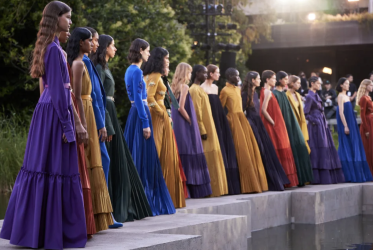Max Mara Resort 2023 ‘Vai lenço feliz’