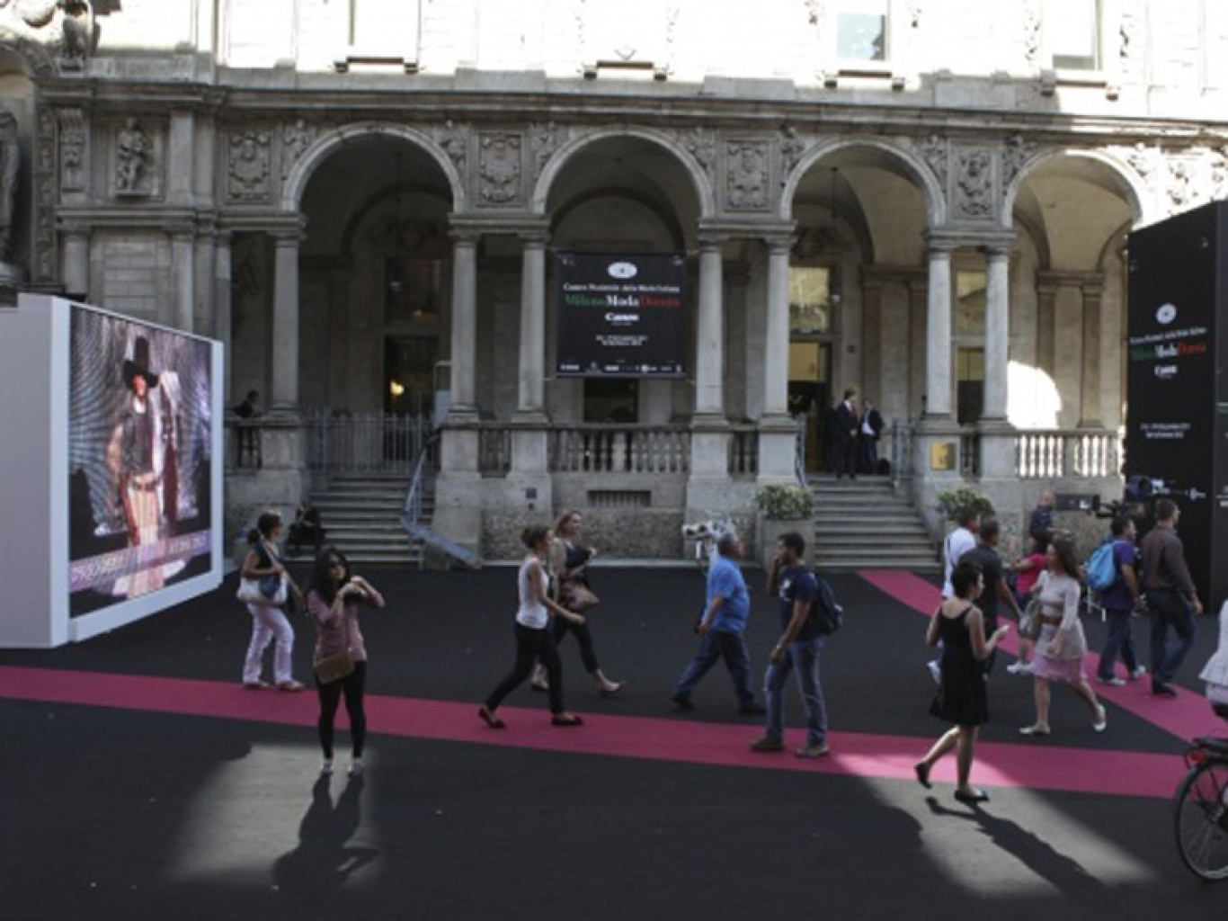 FASHION HUB, FASHION MOOD