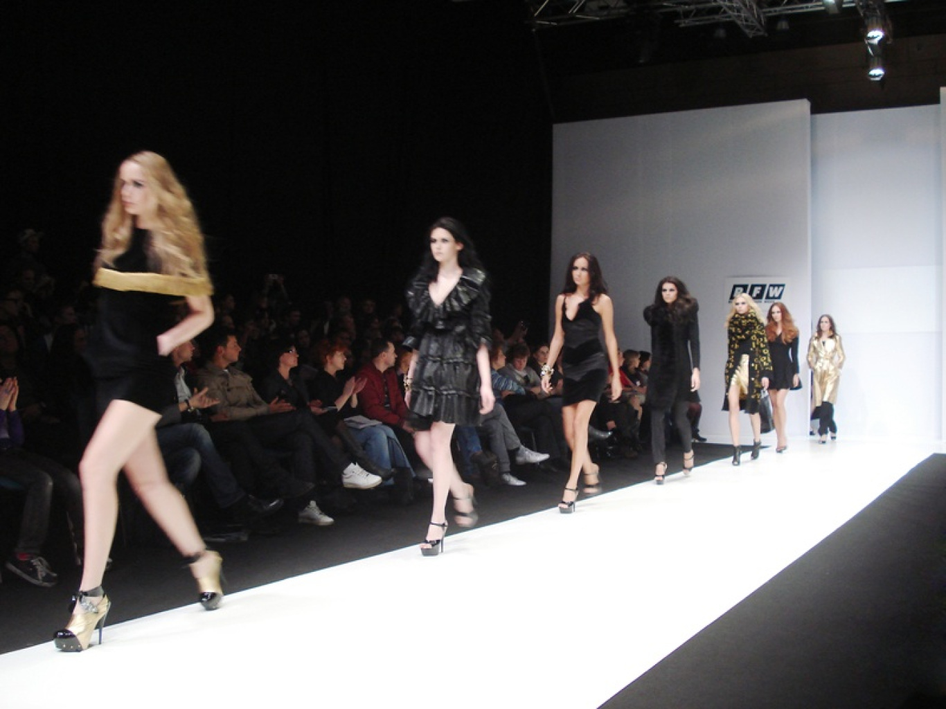 MOSCA: ECCO I NOMI DEI GIOVANI DESIGNER CHE HANNO SFILATO