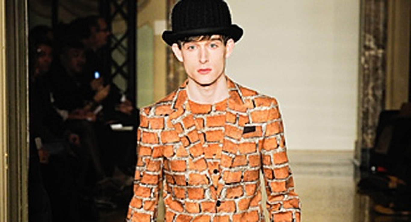 MOSCHINO: DANDY GIOCOSO
