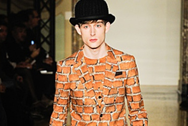 MOSCHINO: DANDY GIOCOSO