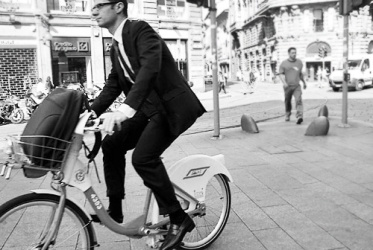 MOVING PEOPLE - Bike Sharing e navette gratuite