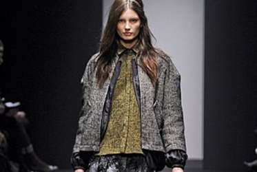 N°21 - REINVENTARE I CANONI FEMMINILI