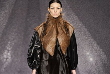 FENDI - SCULTURE DI STILE