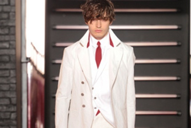 JOHN VARVATOS – YOUTHFUL ELEGANCE