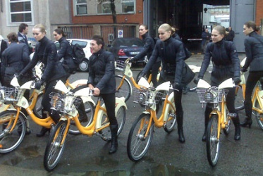 NAVETTE E BIKE-SHARING GRATUITI PER MILANO MODA DONNA