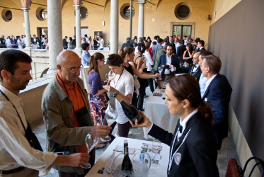 FRANCIACORTA, LE BOLLICINE MADE IN ITALY DI MILANO MODA DONNA