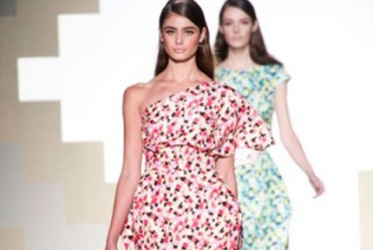 MILA SCHÖN, LA RAGAZZA PERBENE