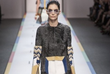 FENDI, UNA DONNA GEOMETRICA
