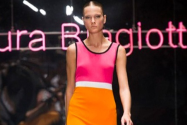 LAURA BIAGIOTTI, UN’ESTATE DI COLORE