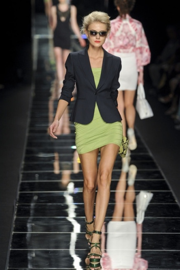 Fotoservizio/SS 2012/WOMEN/JOHN RICHMOND/12