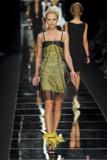 Fotoservizio/SS 2012/WOMEN/JOHN RICHMOND/25