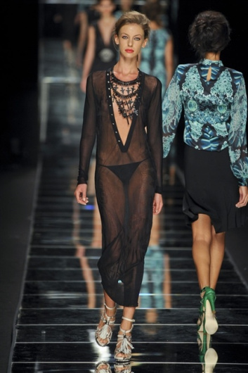 Fotoservizio/SS 2012/WOMEN/JOHN RICHMOND/21