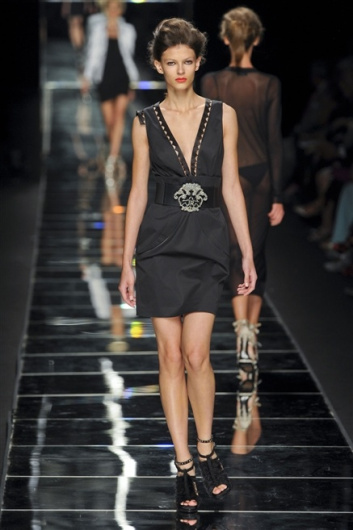 Fotoservizio/SS 2012/WOMEN/JOHN RICHMOND/22