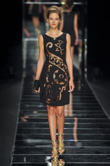 Fotoservizio/SS 2012/WOMEN/JOHN RICHMOND/24
