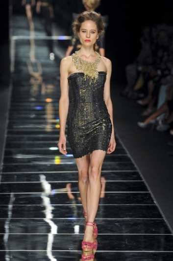 Fotoservizio/SS 2012/WOMEN/JOHN RICHMOND/35
