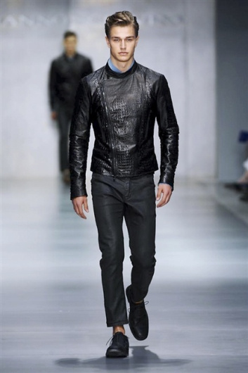 Fotoservizio/SS 2014/MEN/ERMANNO SCERVINO/DP1/3