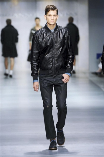 Fotoservizio/SS 2014/MEN/ERMANNO SCERVINO/DP1/4
