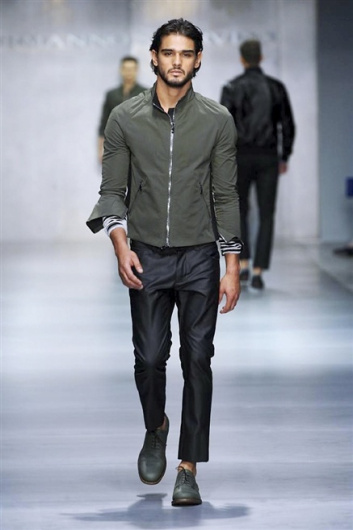 Fotoservizio/SS 2014/MEN/ERMANNO SCERVINO/DP1/6