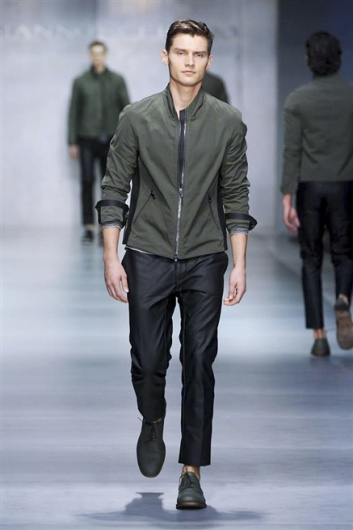 Fotoservizio/SS 2014/MEN/ERMANNO SCERVINO/DP1/7