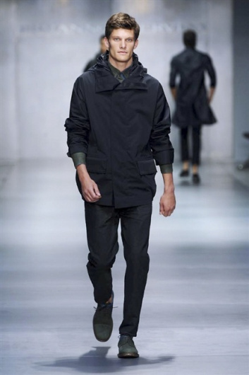 Fotoservizio/SS 2014/MEN/ERMANNO SCERVINO/DP1/23