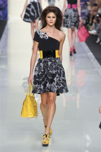 Fotoservizio/SS 2012/WOMEN/ROCCOBAROCCO/17
