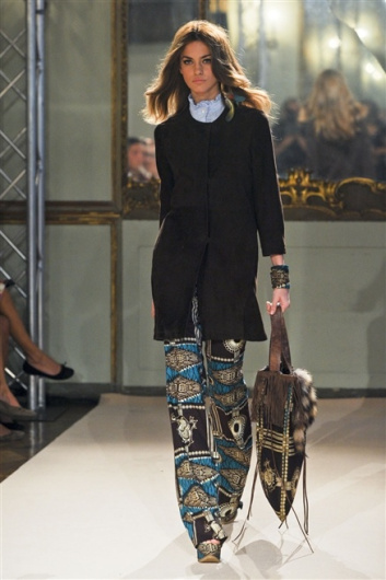 Fotoservizio/SS 2012/WOMEN/SIMONETTA RAVIZZA/1