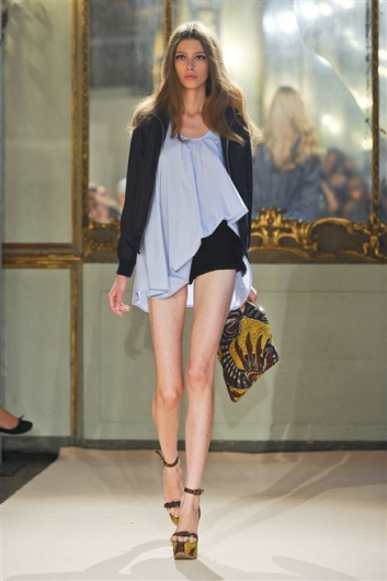 Fotoservizio/SS 2012/WOMEN/SIMONETTA RAVIZZA/8