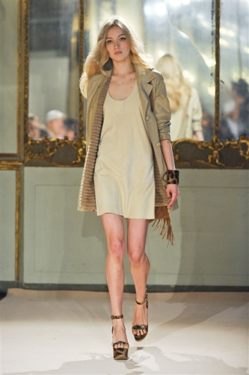 Fotoservizio/SS 2012/WOMEN/SIMONETTA RAVIZZA/9