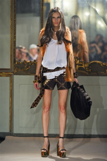Fotoservizio/SS 2012/WOMEN/SIMONETTA RAVIZZA/3