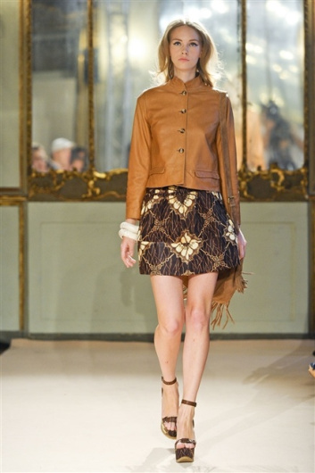 Fotoservizio/SS 2012/WOMEN/SIMONETTA RAVIZZA/17