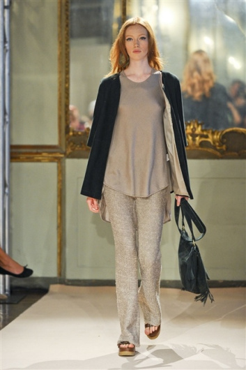 Fotoservizio/SS 2012/WOMEN/SIMONETTA RAVIZZA/20