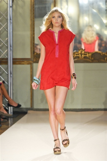 Fotoservizio/SS 2012/WOMEN/SIMONETTA RAVIZZA/15