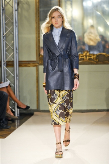 Fotoservizio/SS 2012/WOMEN/SIMONETTA RAVIZZA/27