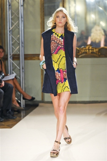 Fotoservizio/SS 2012/WOMEN/SIMONETTA RAVIZZA/28