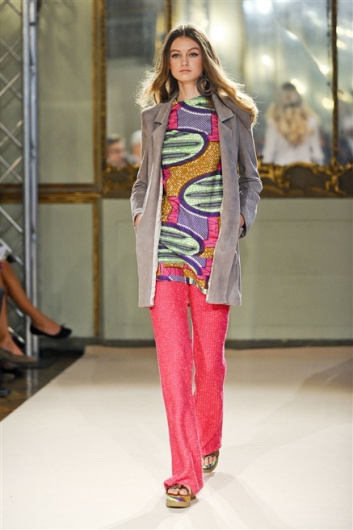 Fotoservizio/SS 2012/WOMEN/SIMONETTA RAVIZZA/32