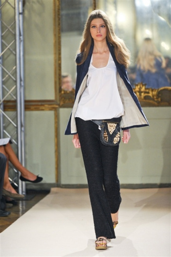 Fotoservizio/SS 2012/WOMEN/SIMONETTA RAVIZZA/26