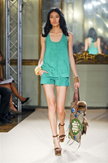 Fotoservizio/SS 2012/WOMEN/SIMONETTA RAVIZZA/33