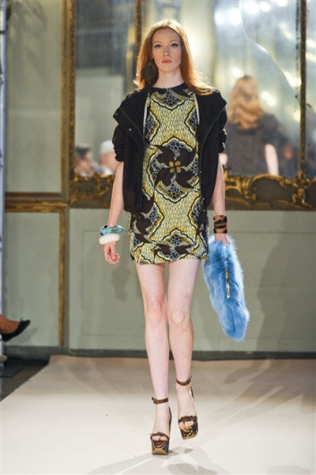 Fotoservizio/SS 2012/WOMEN/SIMONETTA RAVIZZA/34