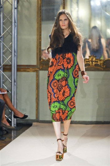 Fotoservizio/SS 2012/WOMEN/SIMONETTA RAVIZZA/35