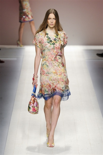 Fotoservizio/SS 2012/WOMEN/BLUGIRL/14